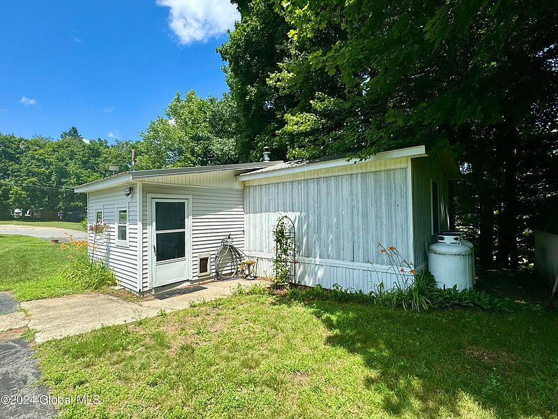 3rd image of 218 Ash Street
