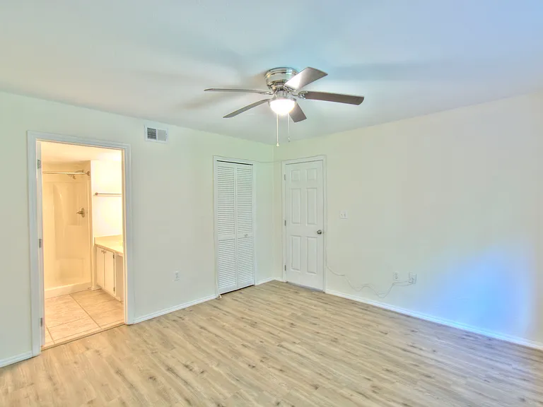 2385 Naples Trace Cir #2 — Photo 2