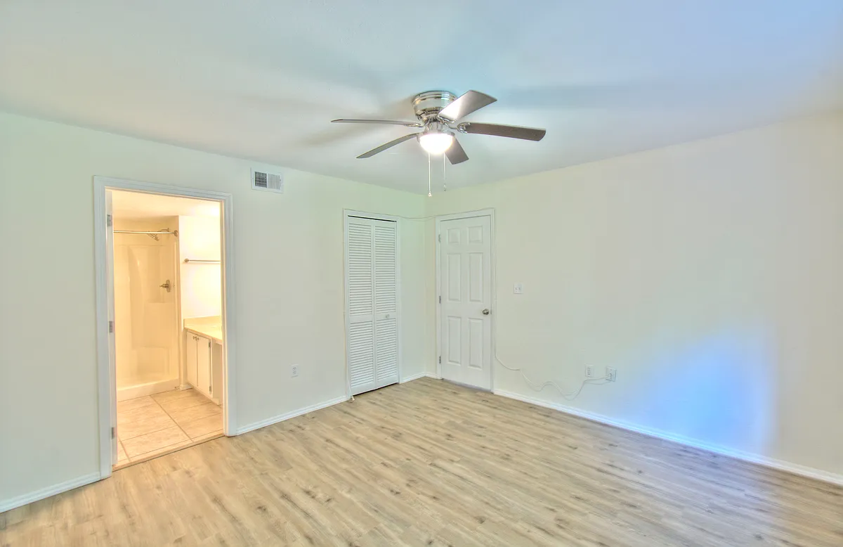 Building Photo - 2385 Naples Trace Cir #2