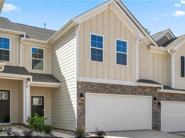 135 Briarwood Ln, Bermuda Run, NC 27006