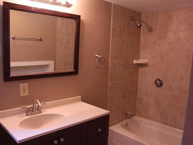 Bath, tub/shower