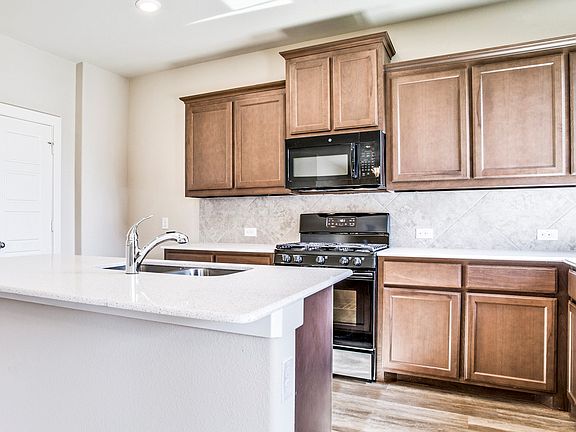 Stunning kitchen with corner pantry