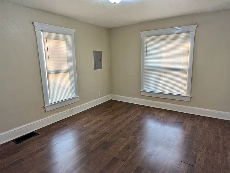 793 Boulevard St — Photo 18