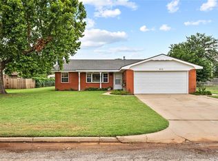 815 N 2nd St, Okeene, OK 73763