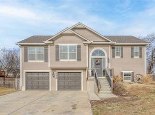 20526 W 220th Ter, Spring Hill, KS 66083