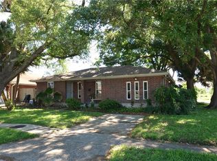 461 Sugarpine Dr, Gretna, LA 70056