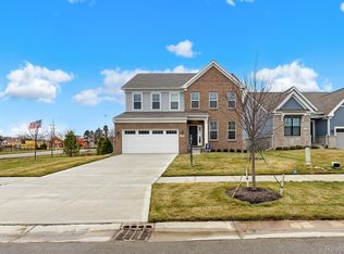 5576 Hobart Ct, West Bloomfield, MI