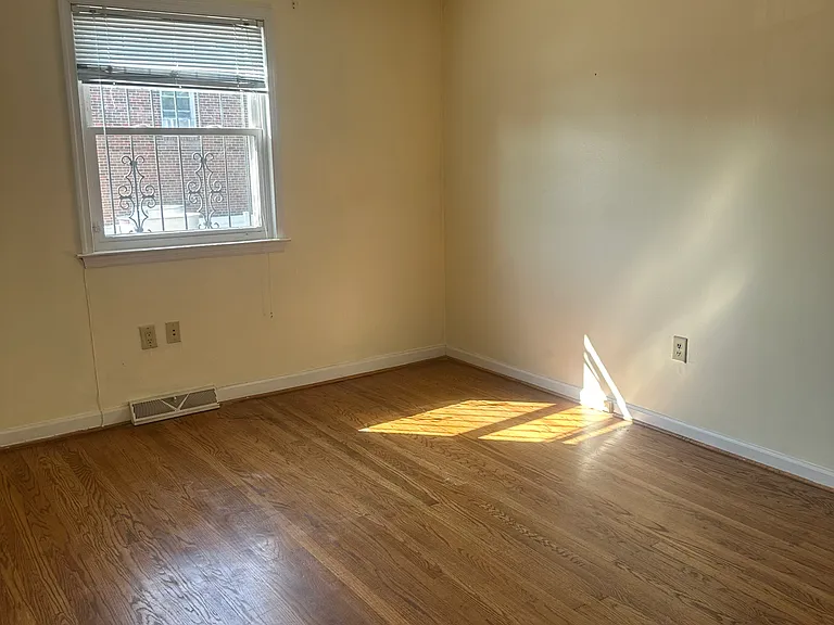 7624 Castor Ave #1 — Photo 1