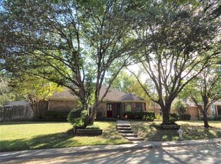 704 Heather Knoll Dr, Desoto, TX 75115