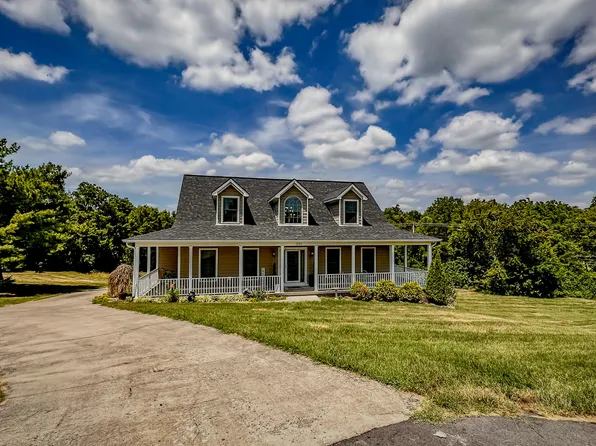 220 Candlewood Dr, Danville, KY 40422