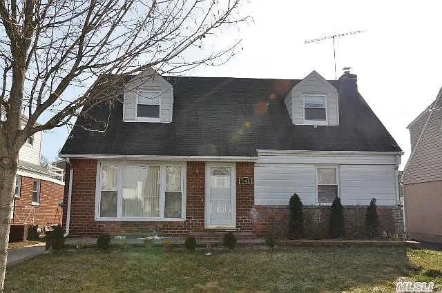 540 Watkins Dr photo 1