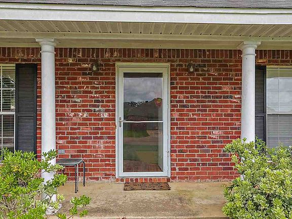 3rd image of 1122 Spanish Oak Dr