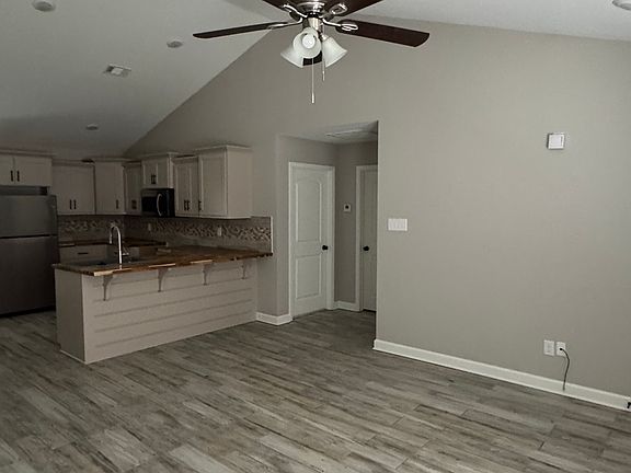 4th image of 49 Birchwood Dr
