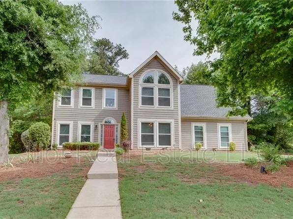483 Mountain Oaks Pkwy, Stone Mountain, GA 30087