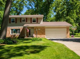 17321 Darden Rd, South Bend, IN 46635