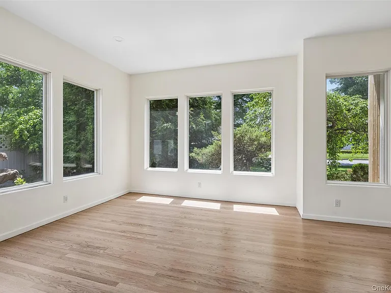 67 Parkway Dr — Photo 14