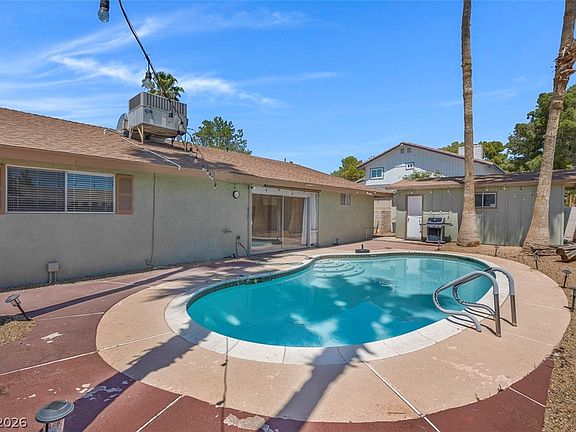 3rd image of 1535 Mancha Dr