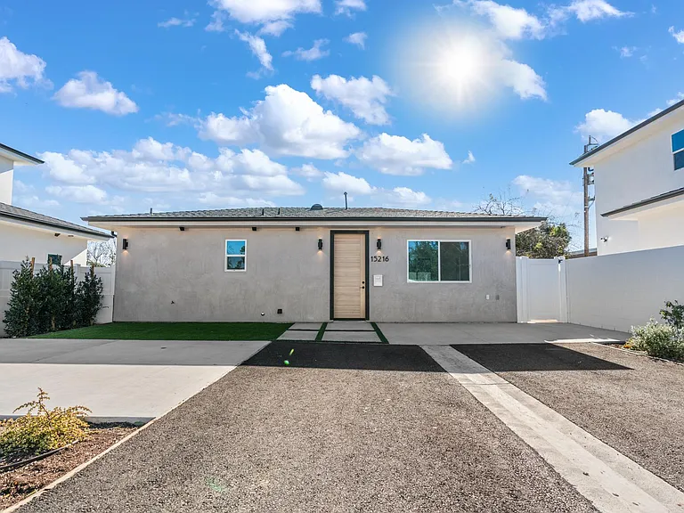 15216 W Holyland Dr — Photo 1