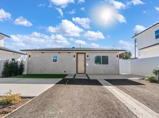 15216 W Holyland Dr, Van Nuys, CA 91411