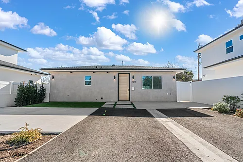 15216 W Holyland Dr Photo 1