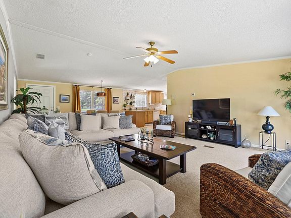 4th image of 7406 Lakeview Dr