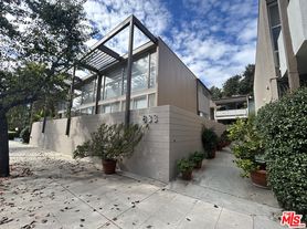 833 Moraga Dr, Los Angeles, CA
