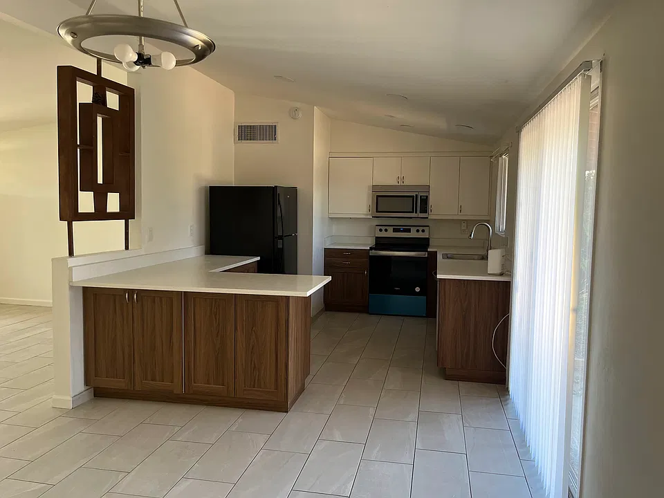 4430 E Presidio Pl