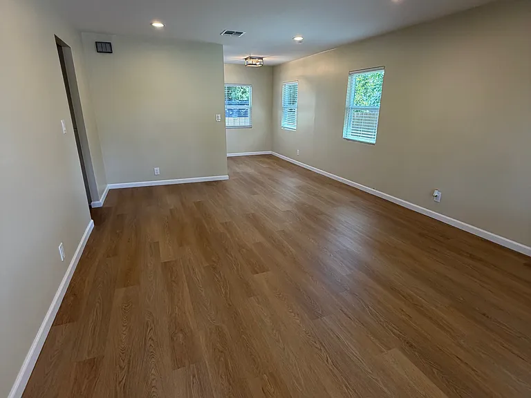 802 E Palm Ave — Photo 6
