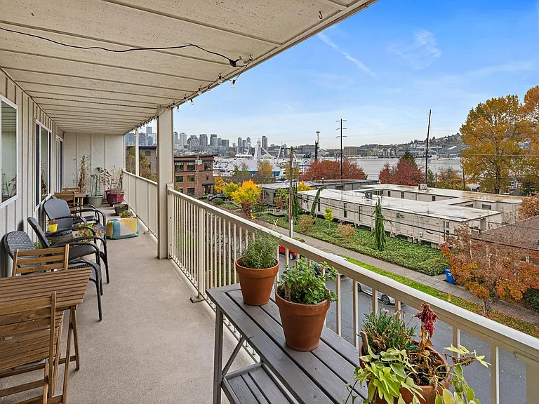 2020 Lake Union — Photo 17