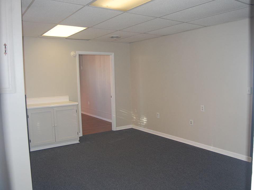 1st image of 17 Court House Sq #1