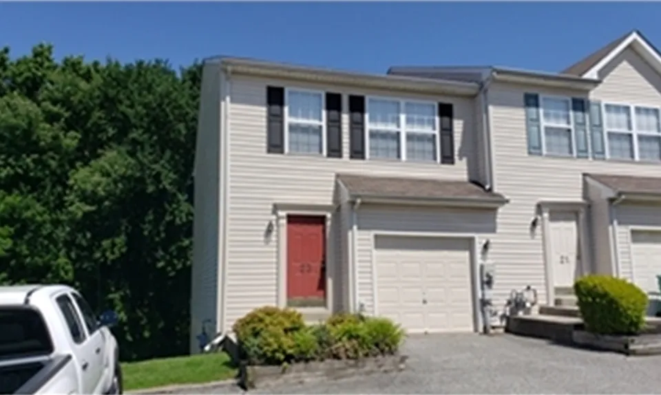 23 Tether Ct