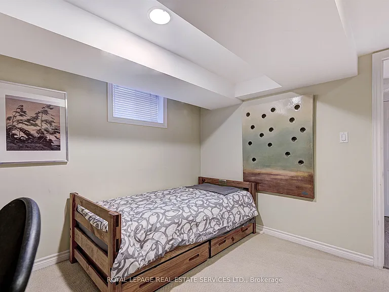 884 Royal York Rd — Photo 22