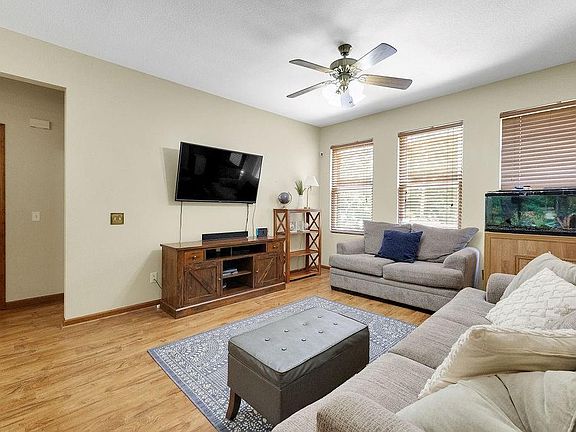 5th image of 2405 Shirley Dr
