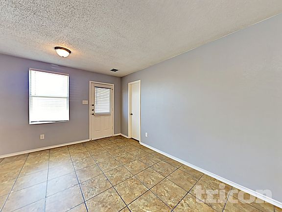 5th image of 2147 Edgewood Dr