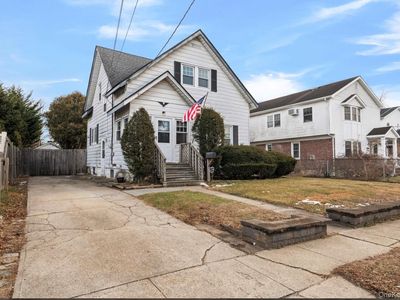 5 Cedar Avenue, Farmingdale, NY, 11735