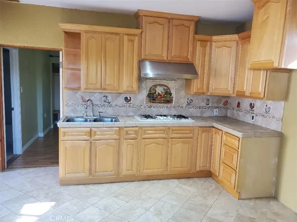 14527 S Berendo Ave, Gardena, CA 90247