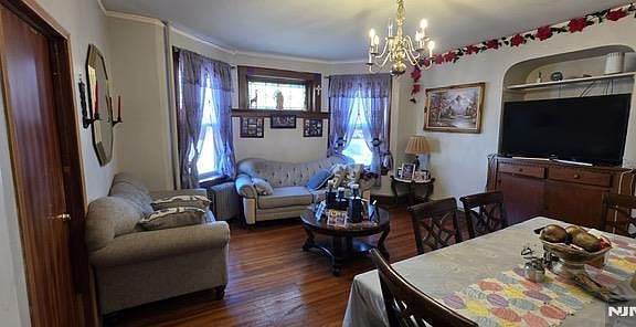 2nd image of 26 Halstead St