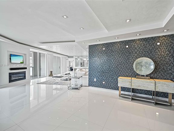 4th image of 200 Sunny Isles Blvd #2-1