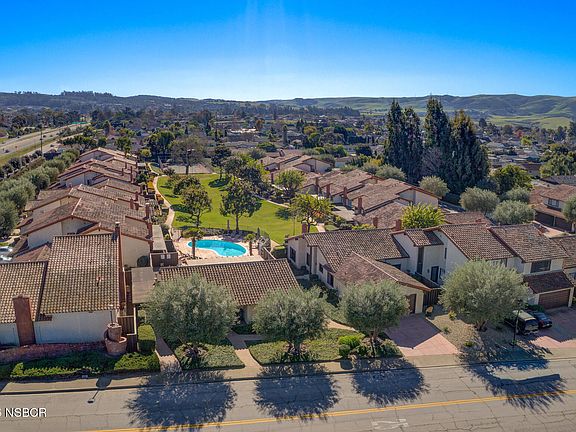 4th image of 120 Foxenwood Dr