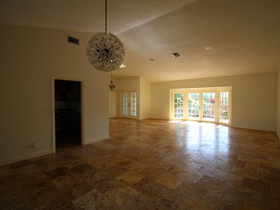 5th image of 452 Glenbrook Dr