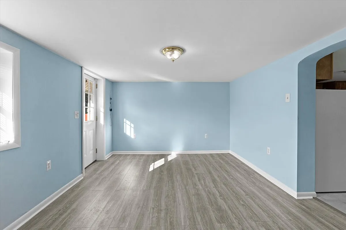 3 bed, 1057 sqft, $1,700 — Photo 3