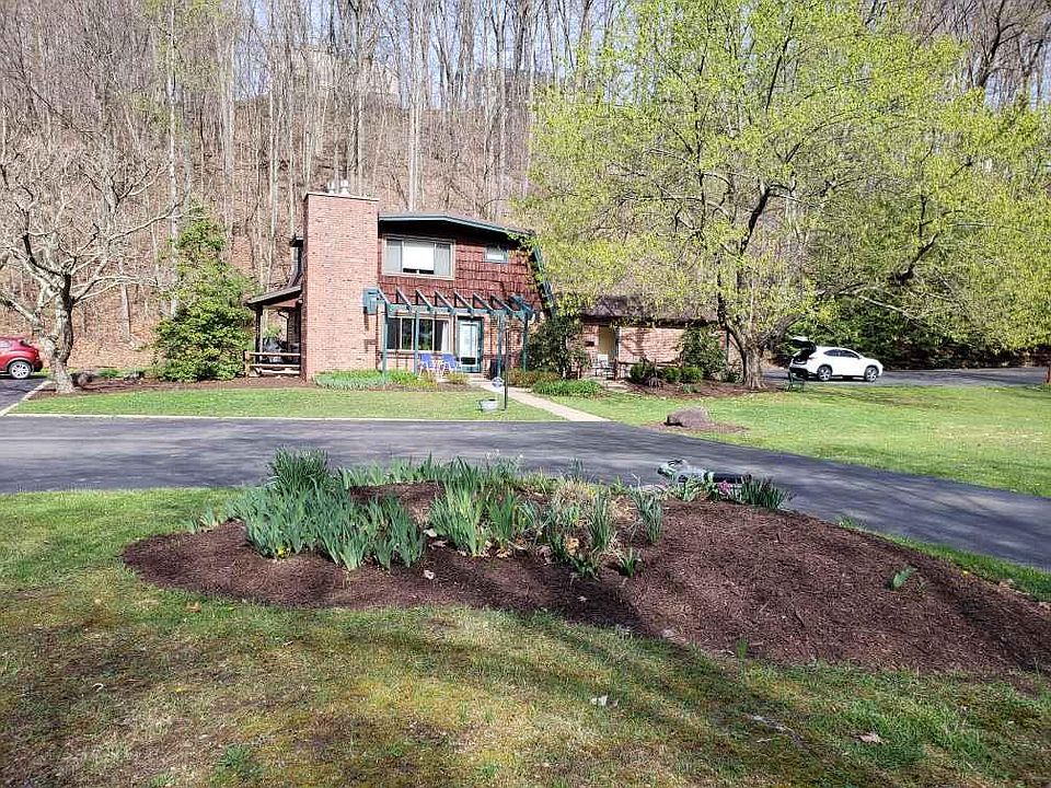 2nd image of 1530 Tyrone Rd
