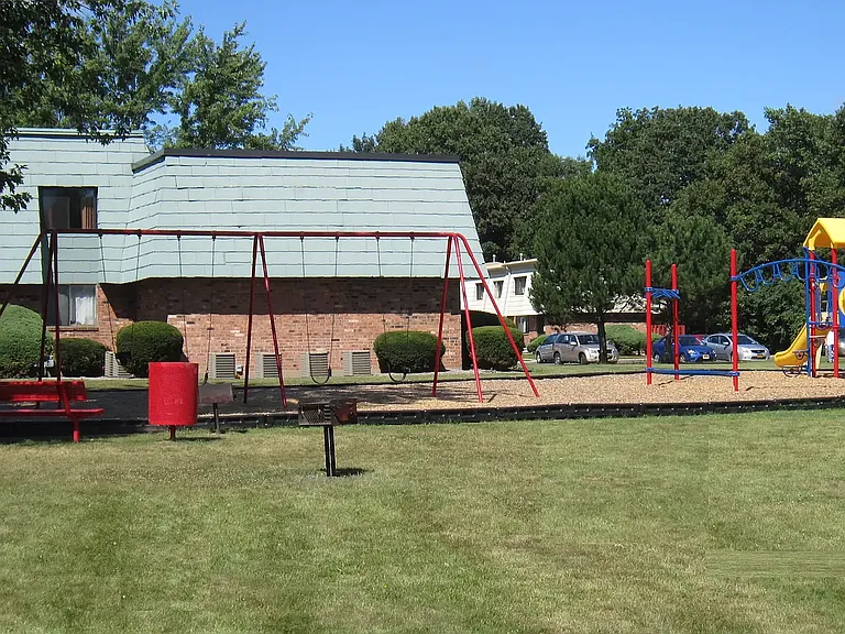Chili Commons — Photo 34