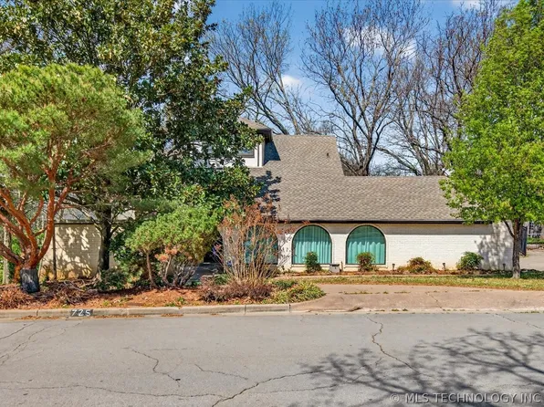 725 Kenwood Dr, Bartlesville, OK 74006