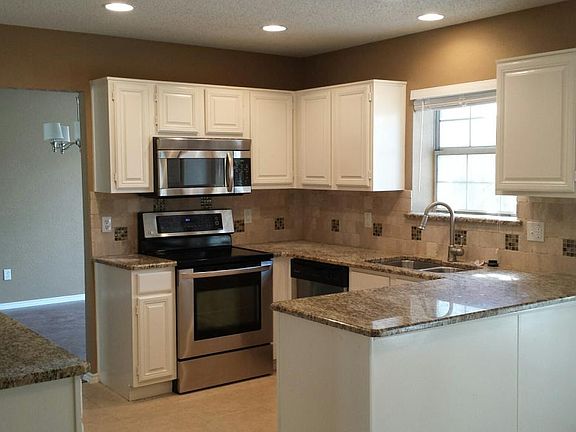 4th image of 2234 Country Dell Dr