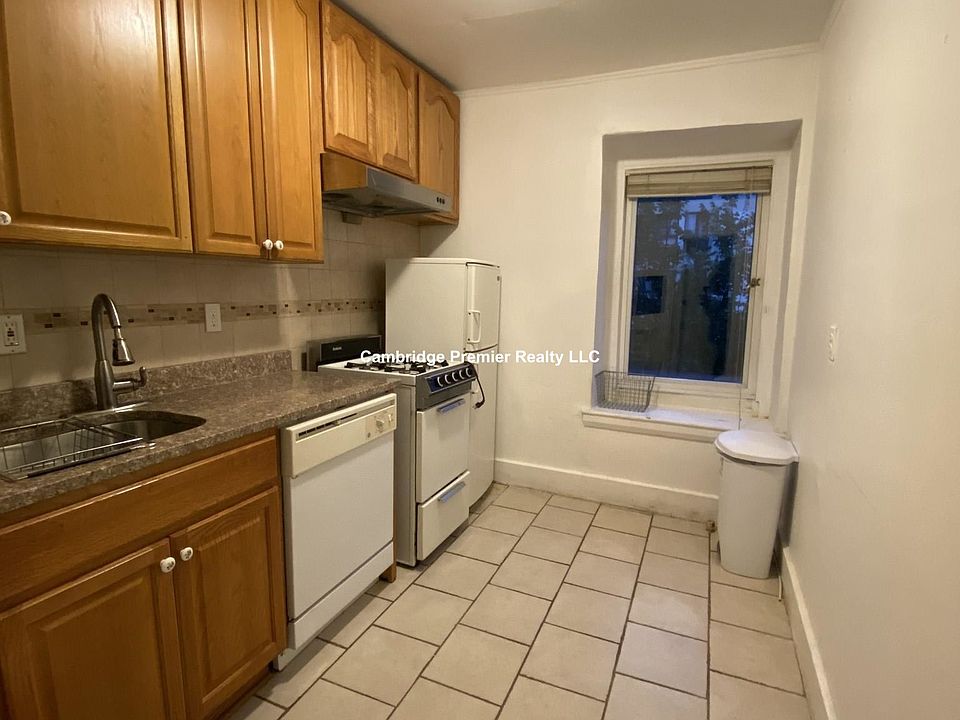 2nd image of 89-91 Hancock St #12