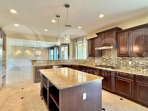 4th image of 301 W Hackberry Dr