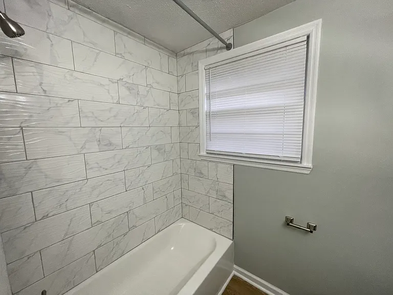 1132 Mandel Dr — Photo 8