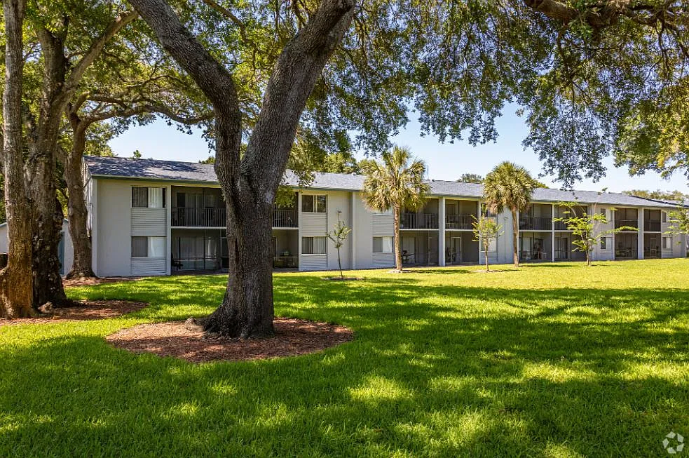 The Boulevard Apartments — Photo 3