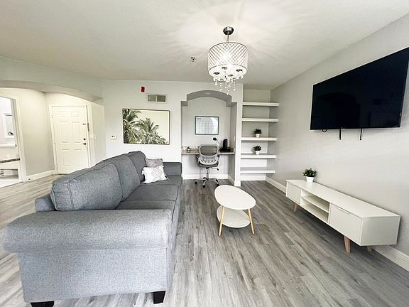 5th image of 7250 Westpointe Blvd APT 1015